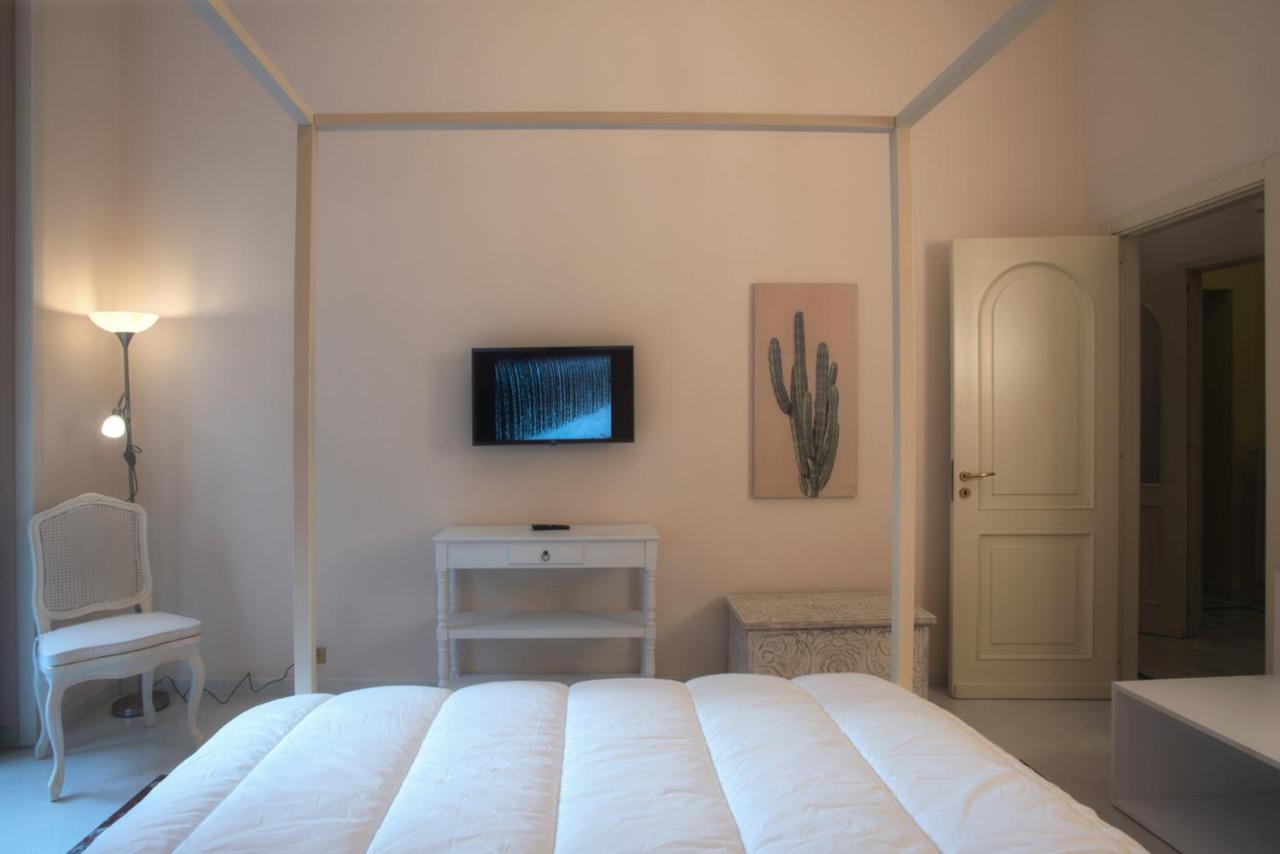 Piazza Dante Suites By Wonderful Italy Наполи Екстериор снимка