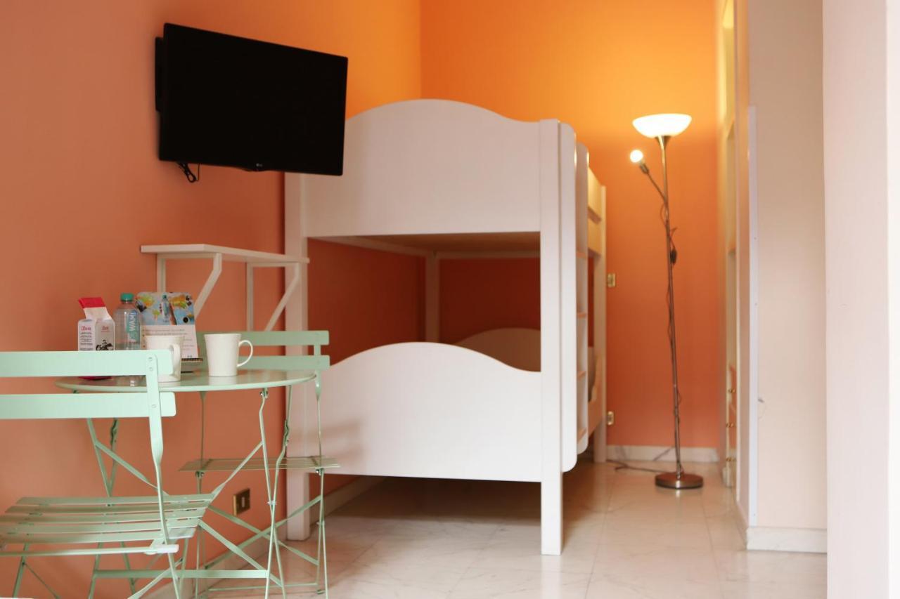 Piazza Dante Suites By Wonderful Italy Наполи Екстериор снимка