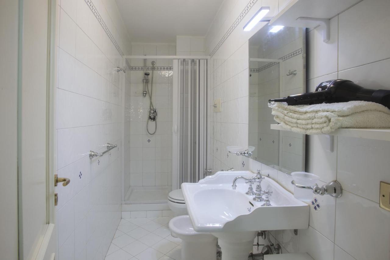 Piazza Dante Suites By Wonderful Italy Наполи Екстериор снимка