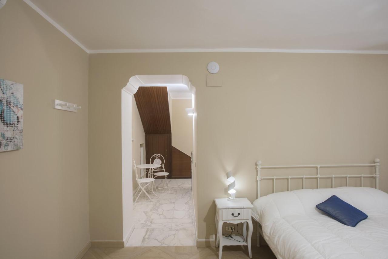 Piazza Dante Suites By Wonderful Italy Наполи Екстериор снимка