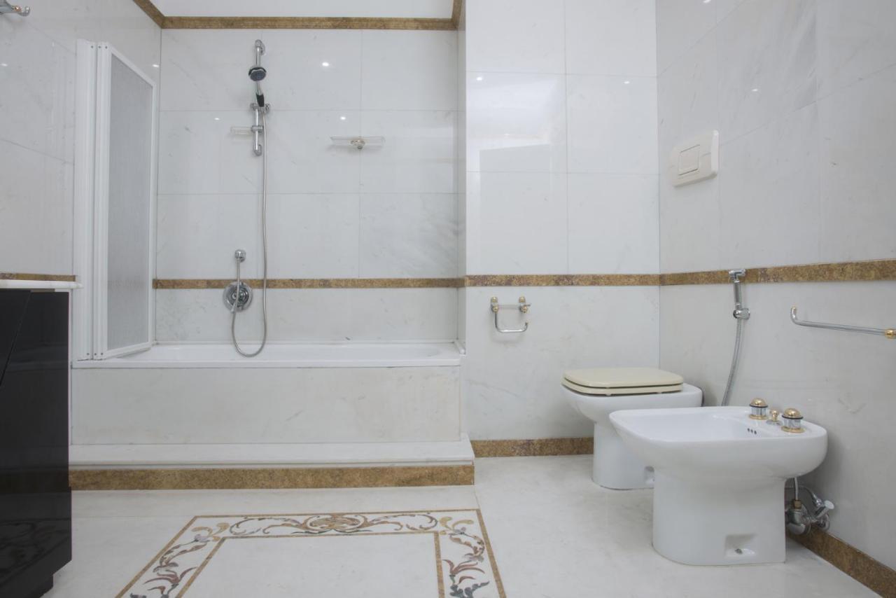 Piazza Dante Suites By Wonderful Italy Наполи Екстериор снимка