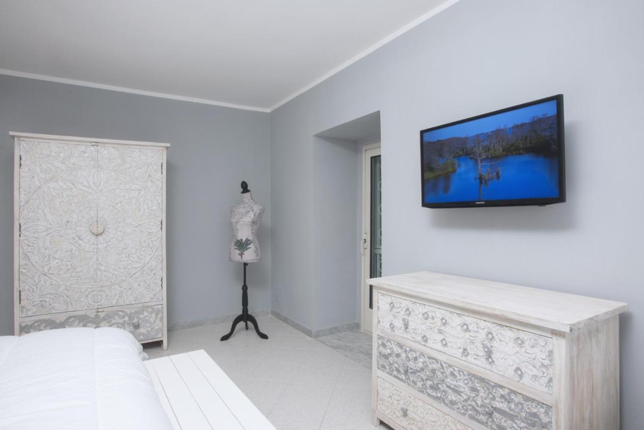 Piazza Dante Suites By Wonderful Italy Наполи Екстериор снимка