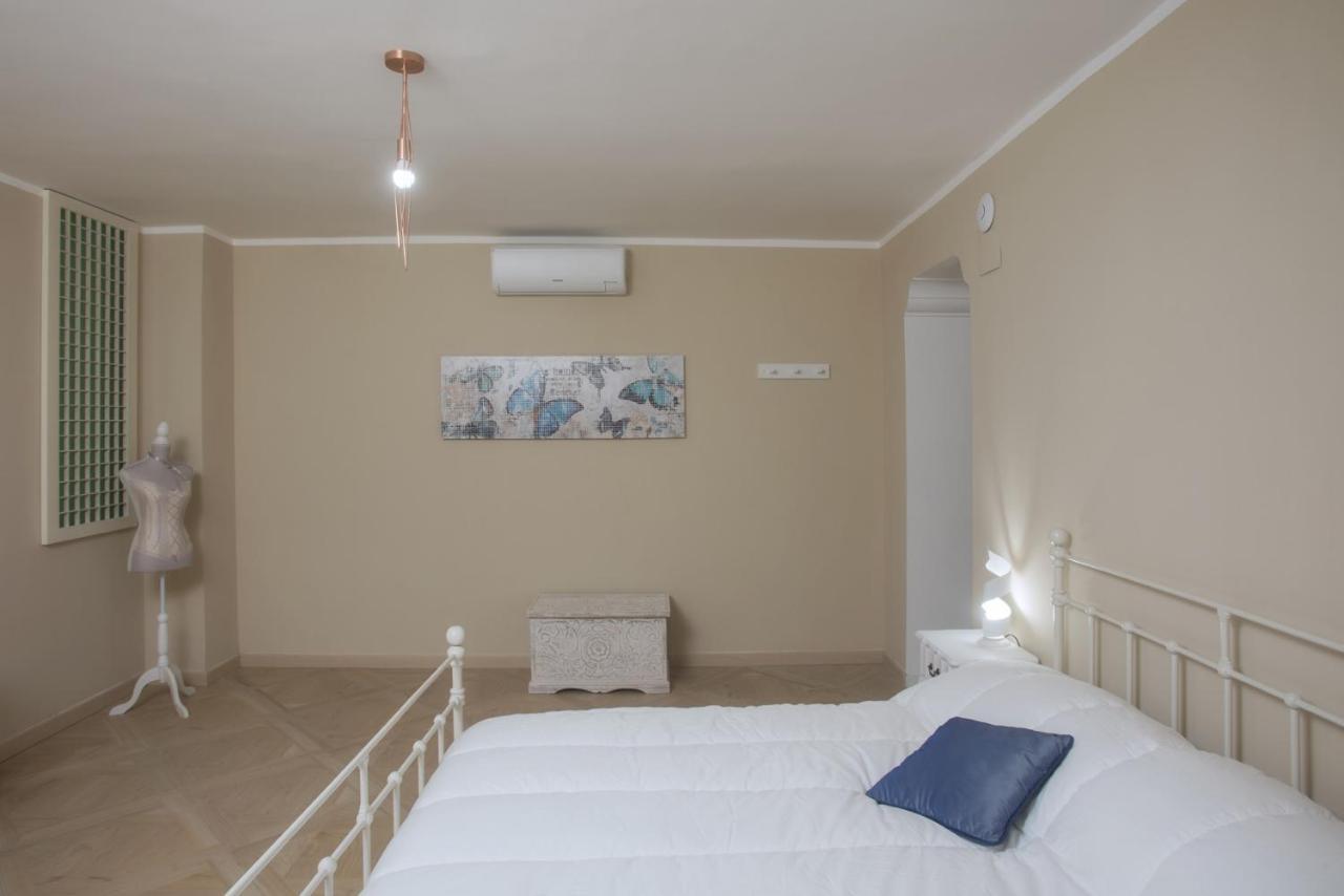 Piazza Dante Suites By Wonderful Italy Наполи Екстериор снимка