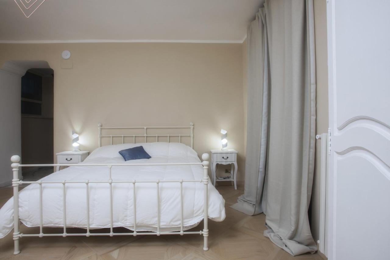 Piazza Dante Suites By Wonderful Italy Наполи Екстериор снимка